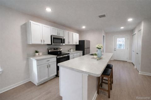 Tiny photo for 371 Dorsey Avenue Street #32, Ypsilanti, MI 48198 (MLS # 20261014625)