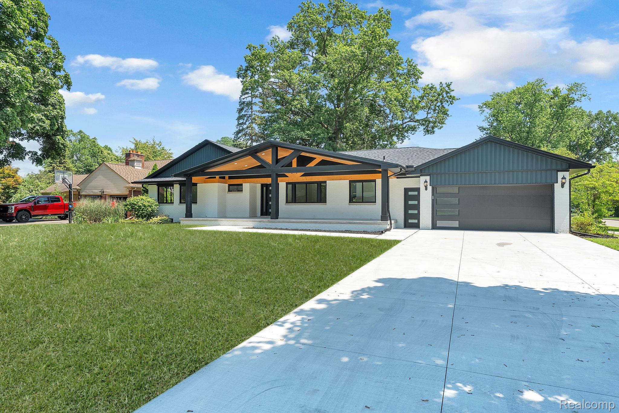 2 RIDGEMONT CT