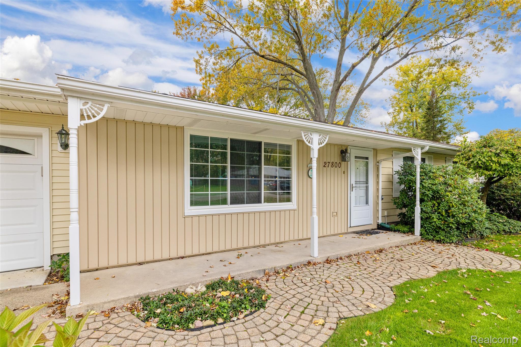 27800 Ponchartrain Street