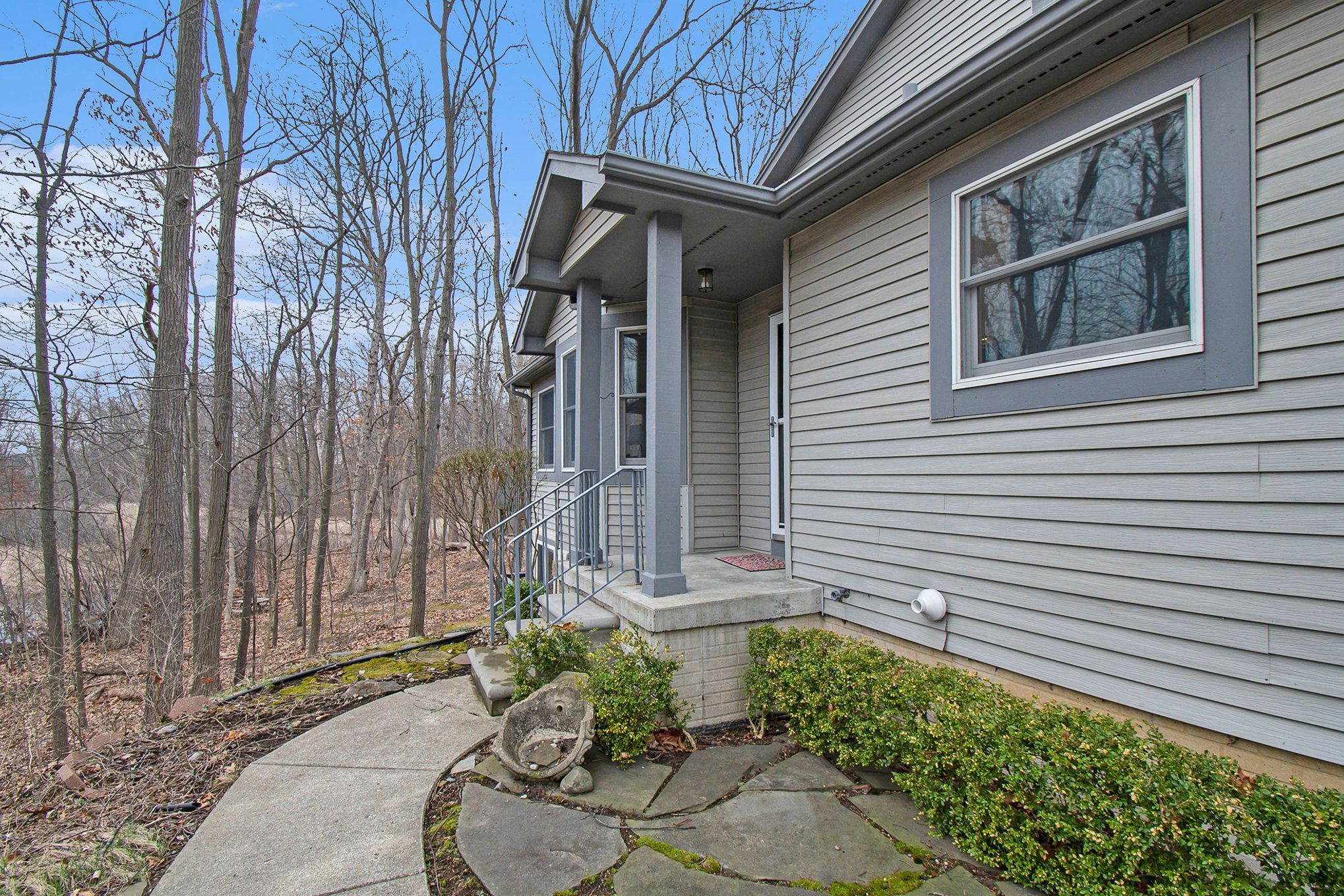 2354 GOLDEN POND