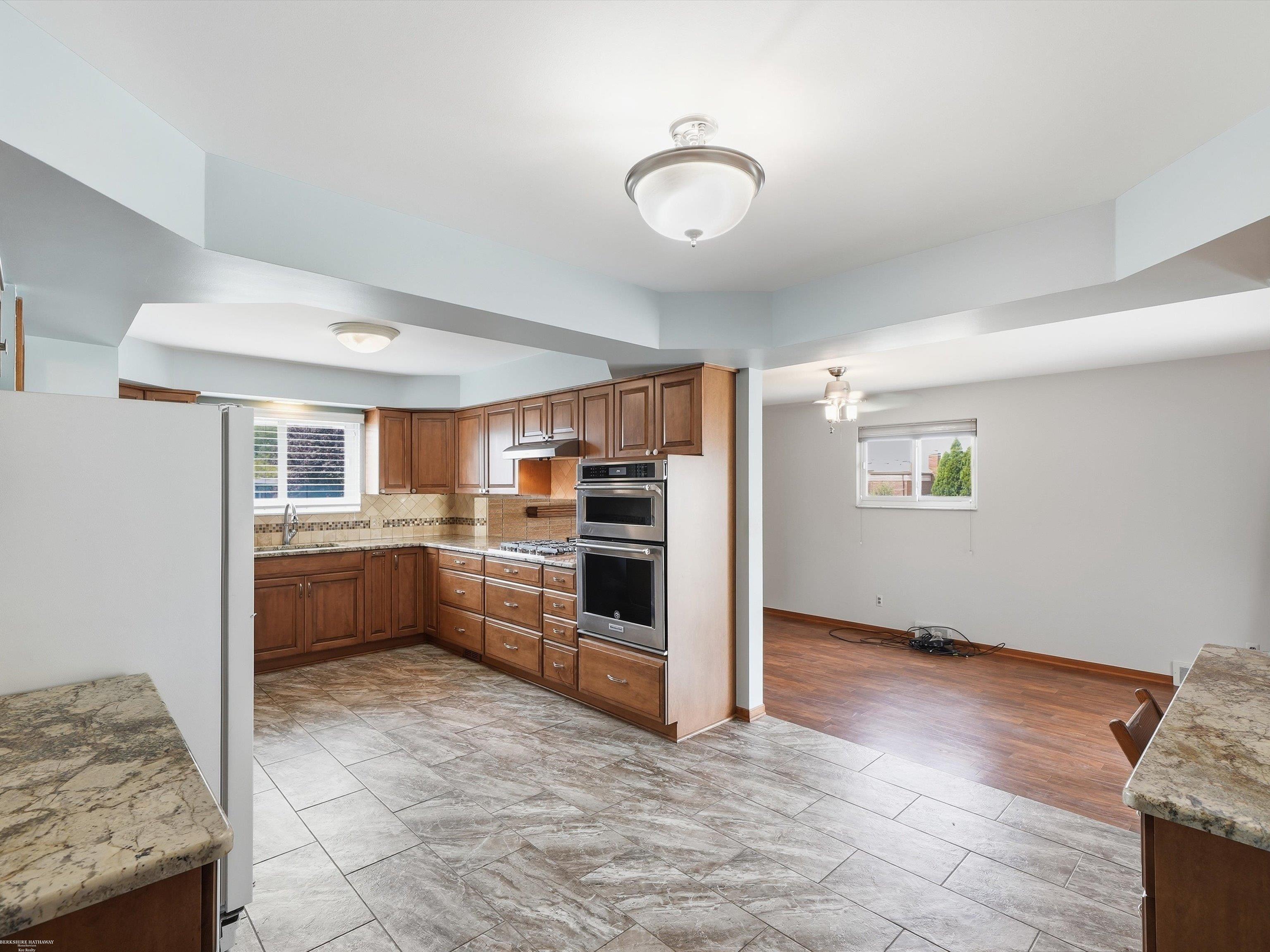 14597 Common Road