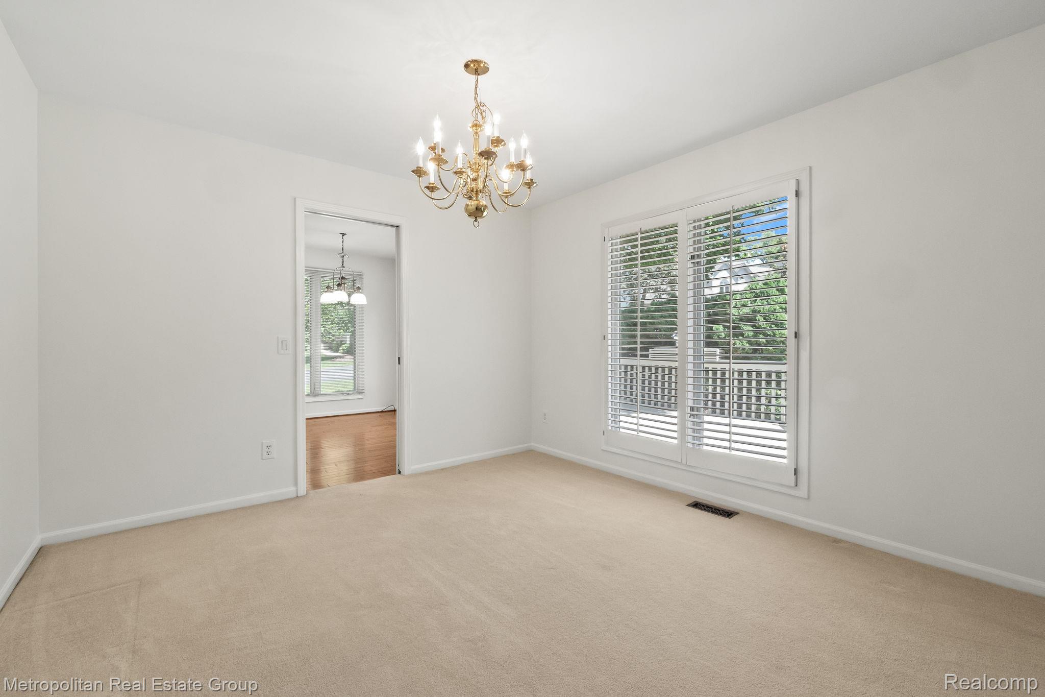211 SAINT LAWRENCE Boulevard