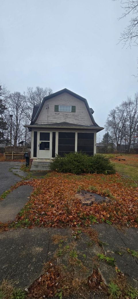 40 Oxford Street Pennfield Charter Township MI 49017