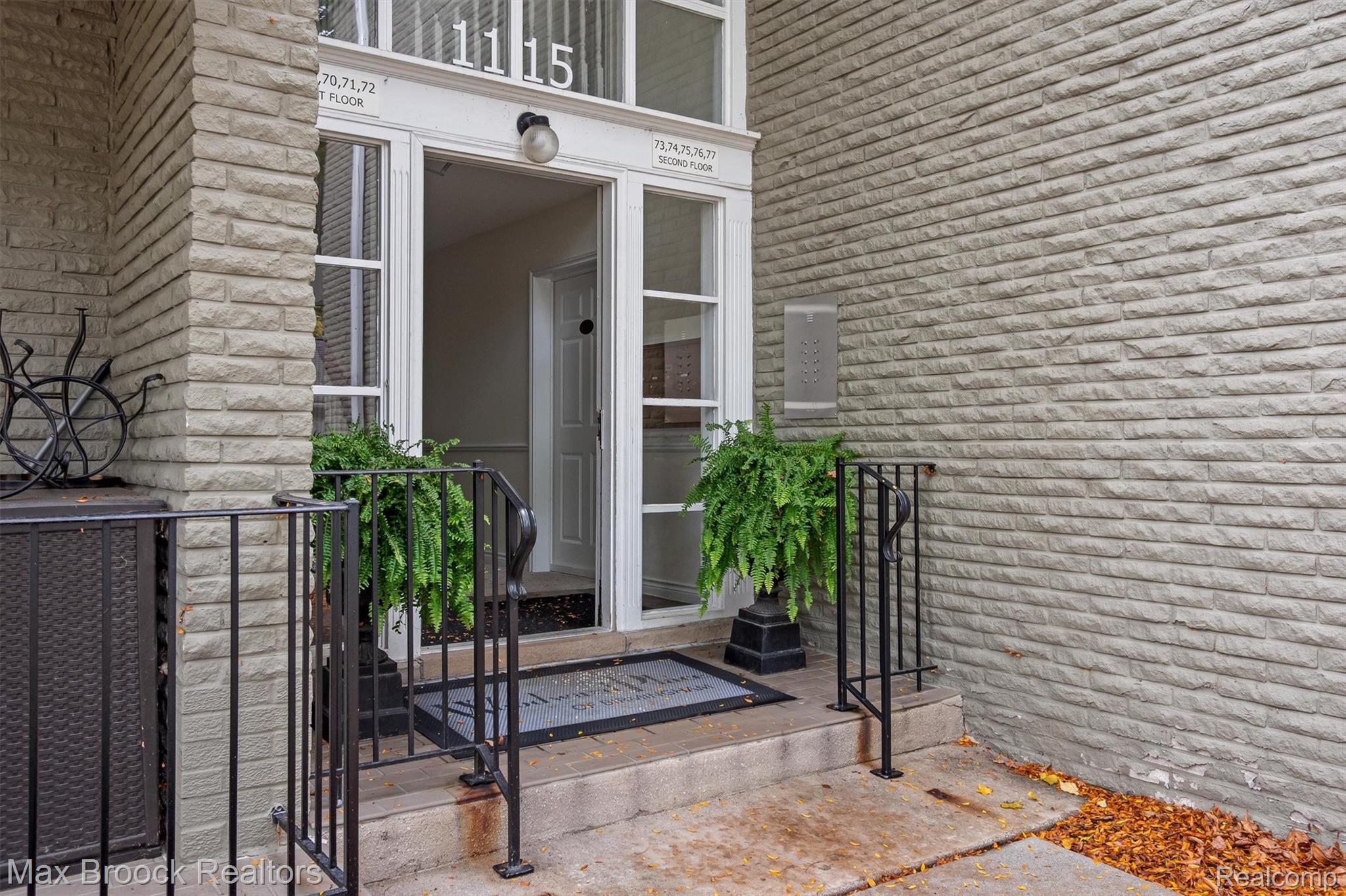 1115 N Old Woodward Avenue