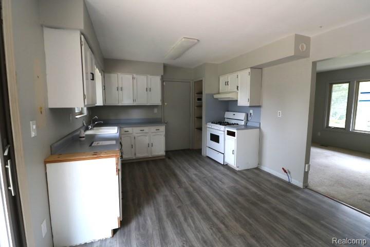 1440 E Sawdust Corners Road