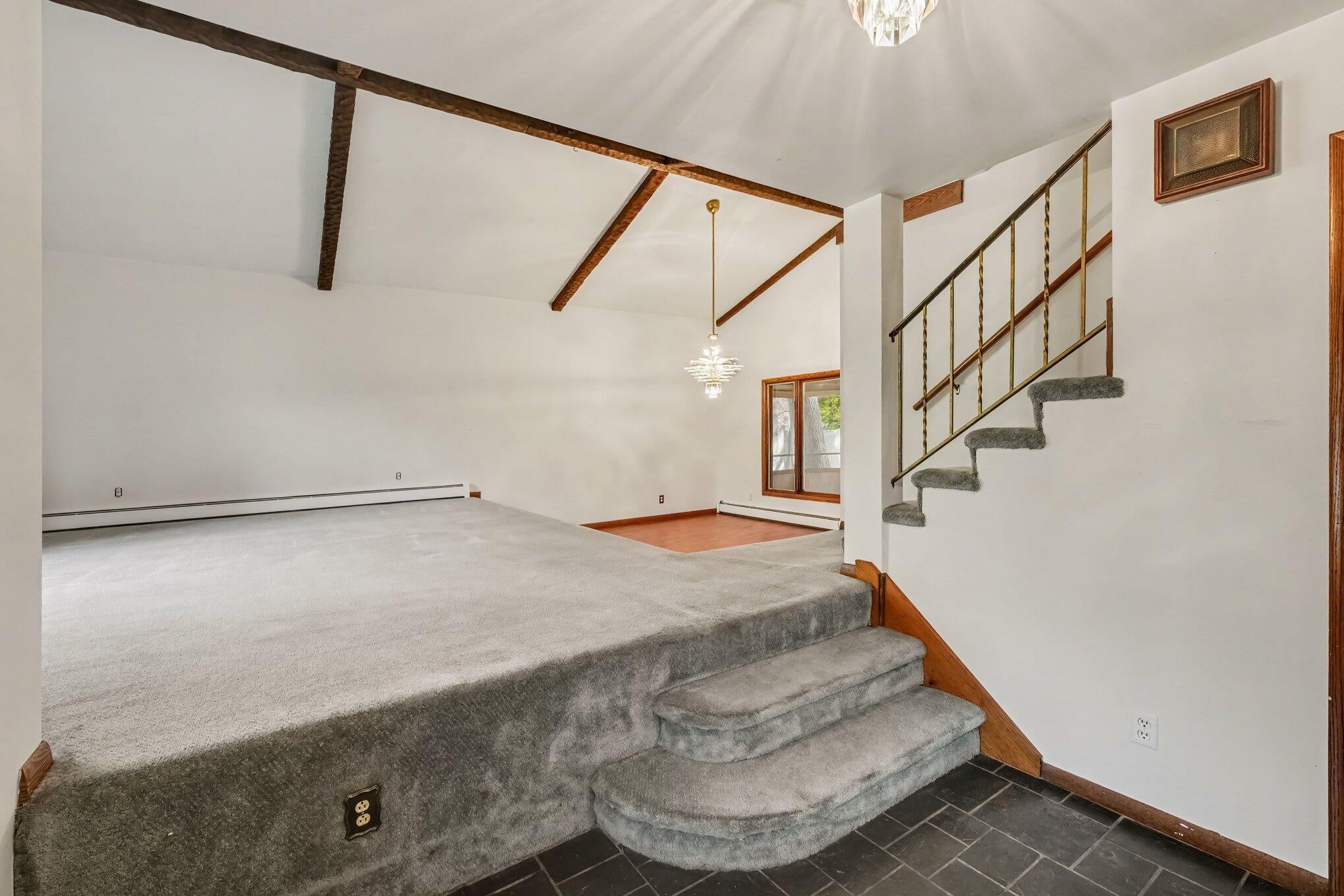 204 Knoll Drive