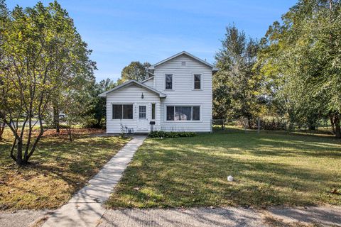 Photo of 802 E Michigan Avenue E, Battle Creek City, MI 49014 (MLS # 64025051245)
