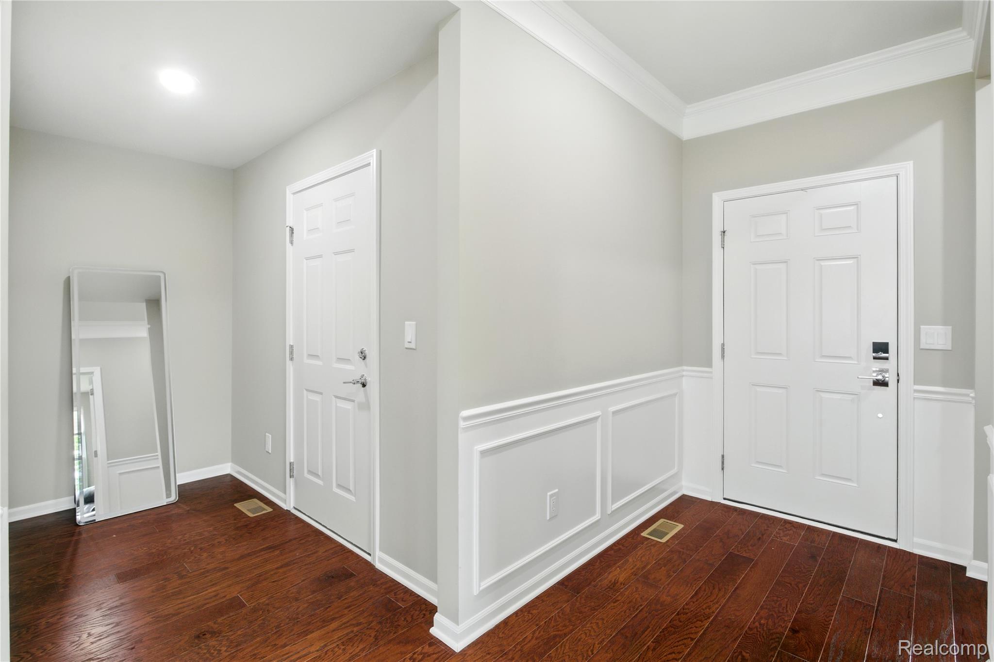 3215 Roslyn Drive