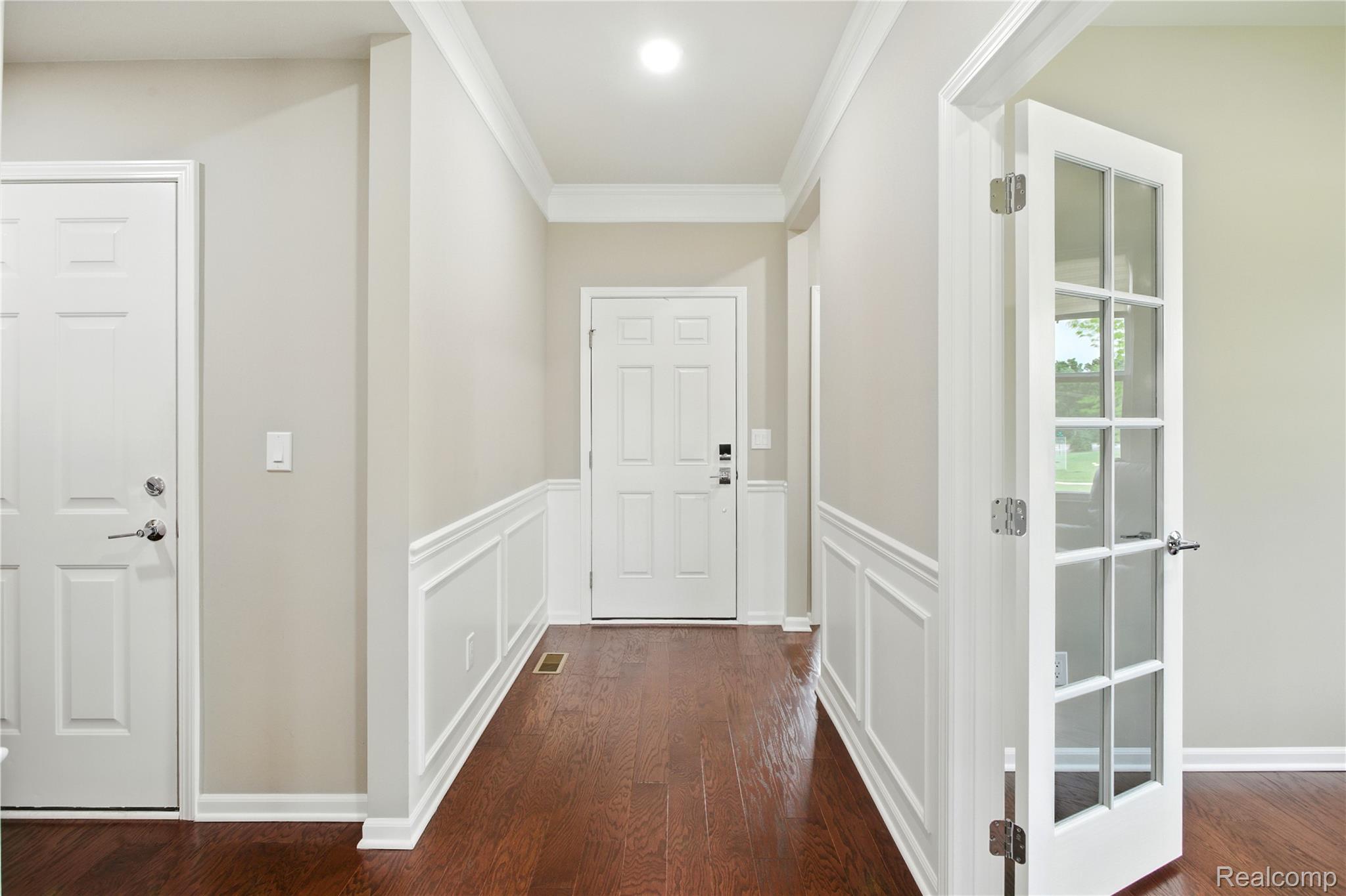 3215 Roslyn Drive