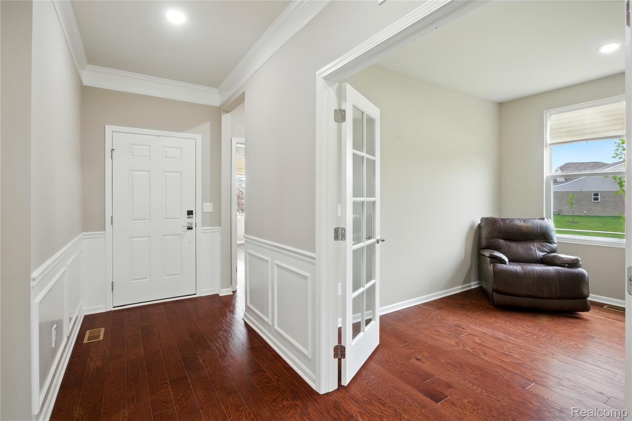 3215 Roslyn Drive