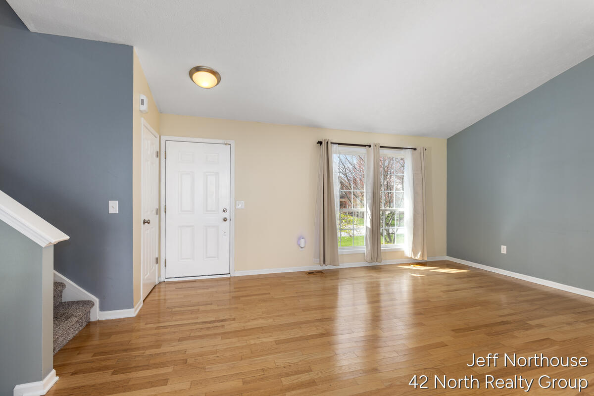 3695 S Falling Leaf Drive SE