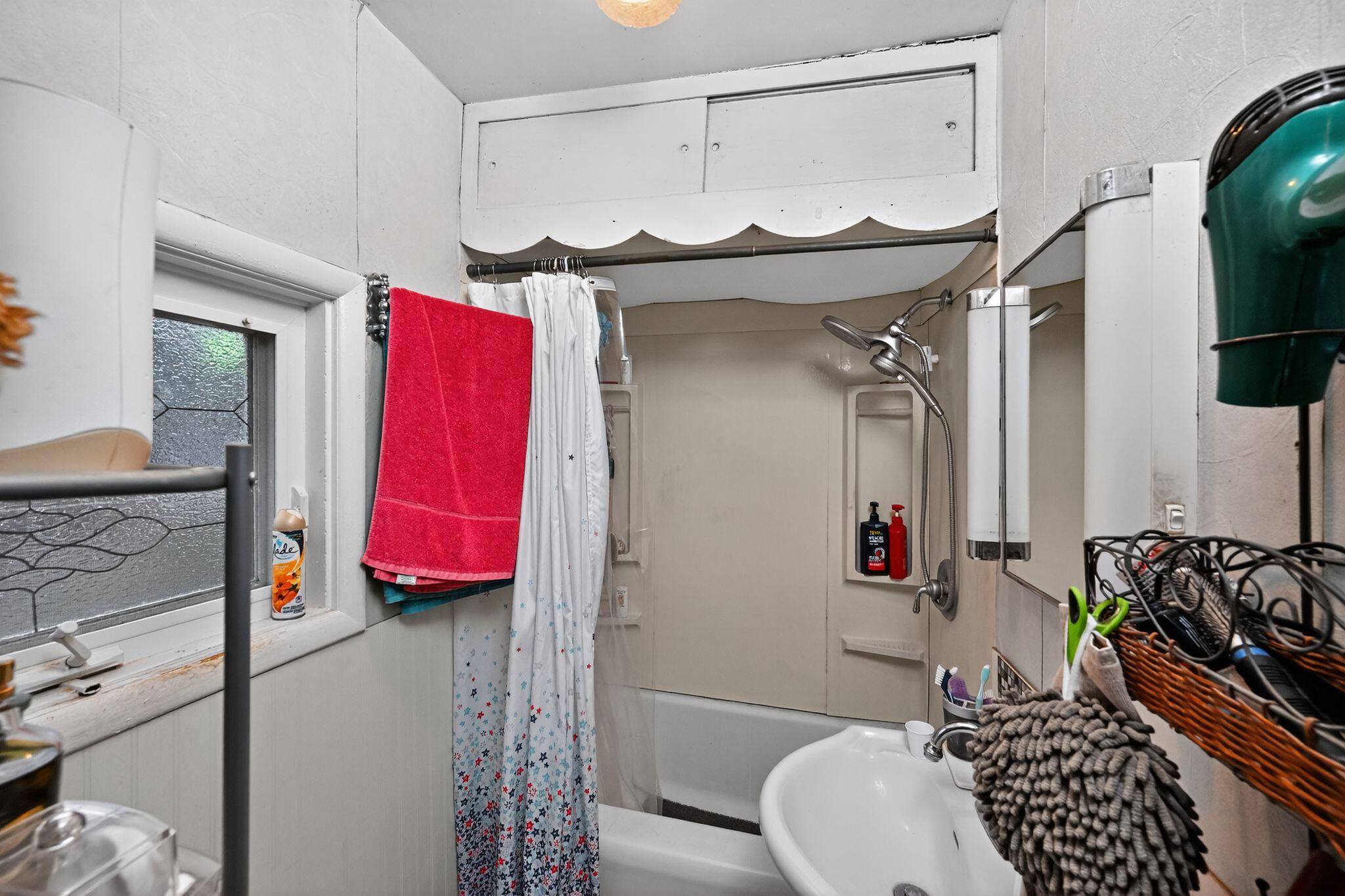 8478 E Michigan Avenue