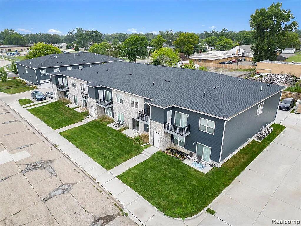 1251 E WOODWARD HEIGHTS Boulevard
