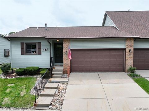 588 Oakbrook Circle Flushing City MI 48433