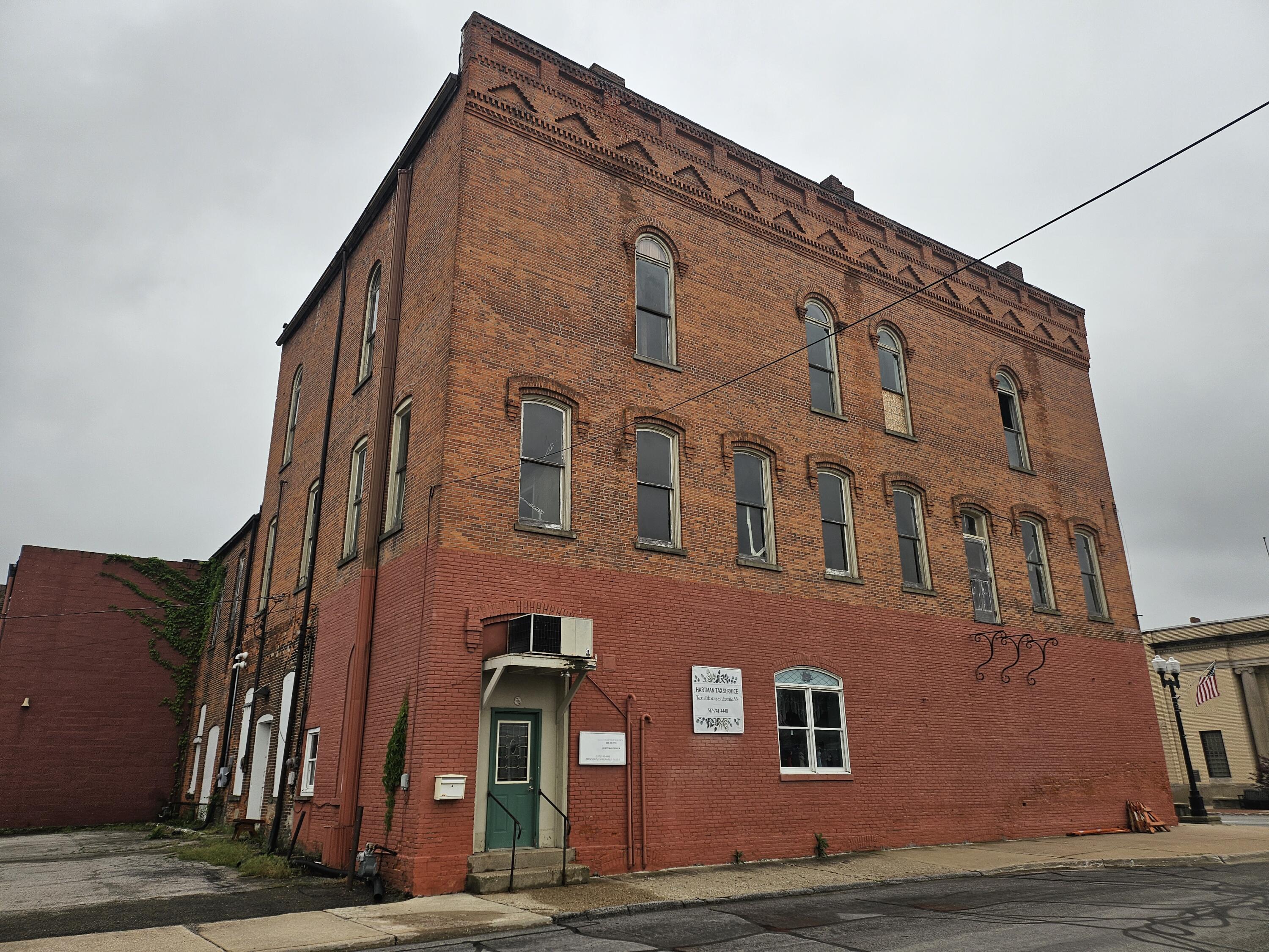 218 N Broadway Street