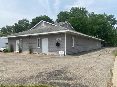 1213 N BALLENGER Highway Flint Charter Township MI 48504