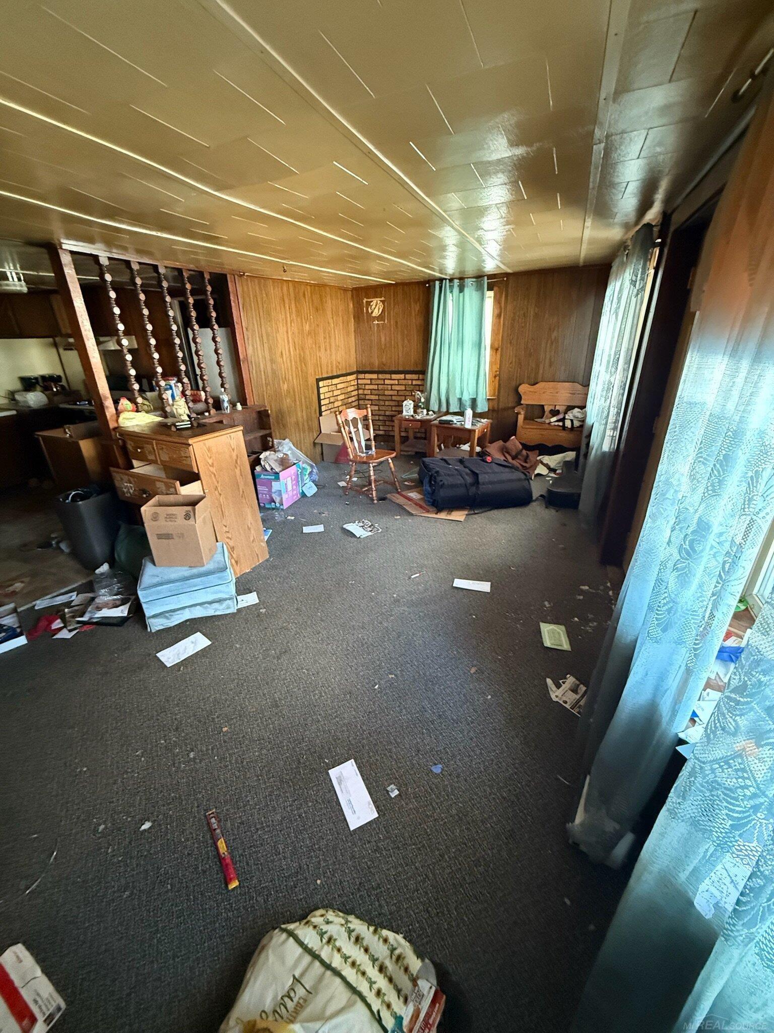 161 W Ludington Drive