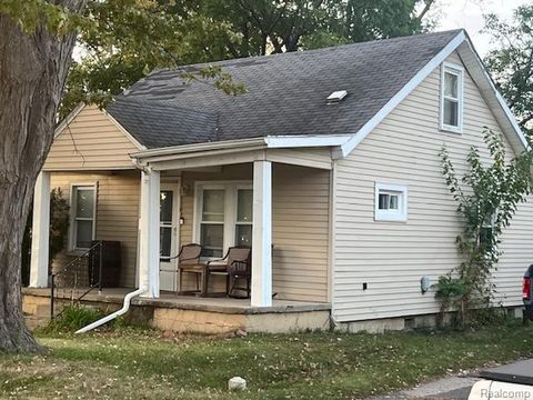 12807 Coleen Avenue Warren City MI 48089