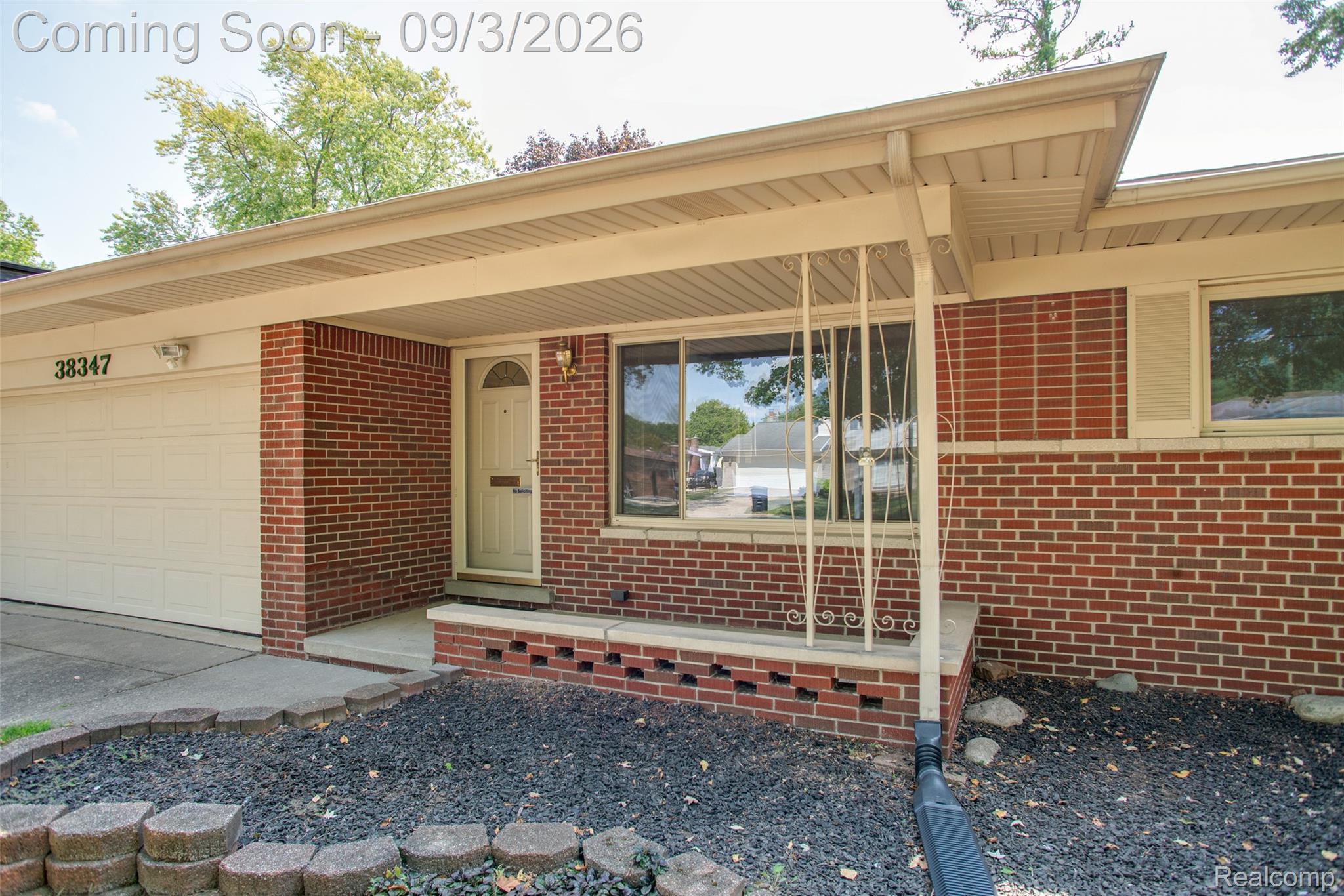 38347 Roycroft Court
