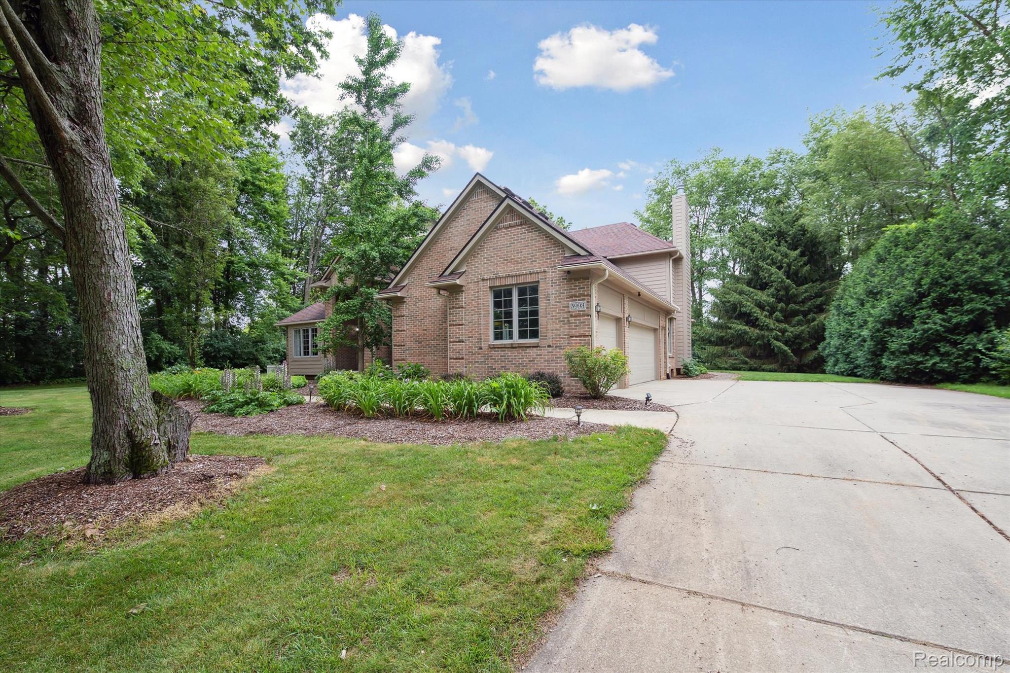 5993 Rosewood Parkway