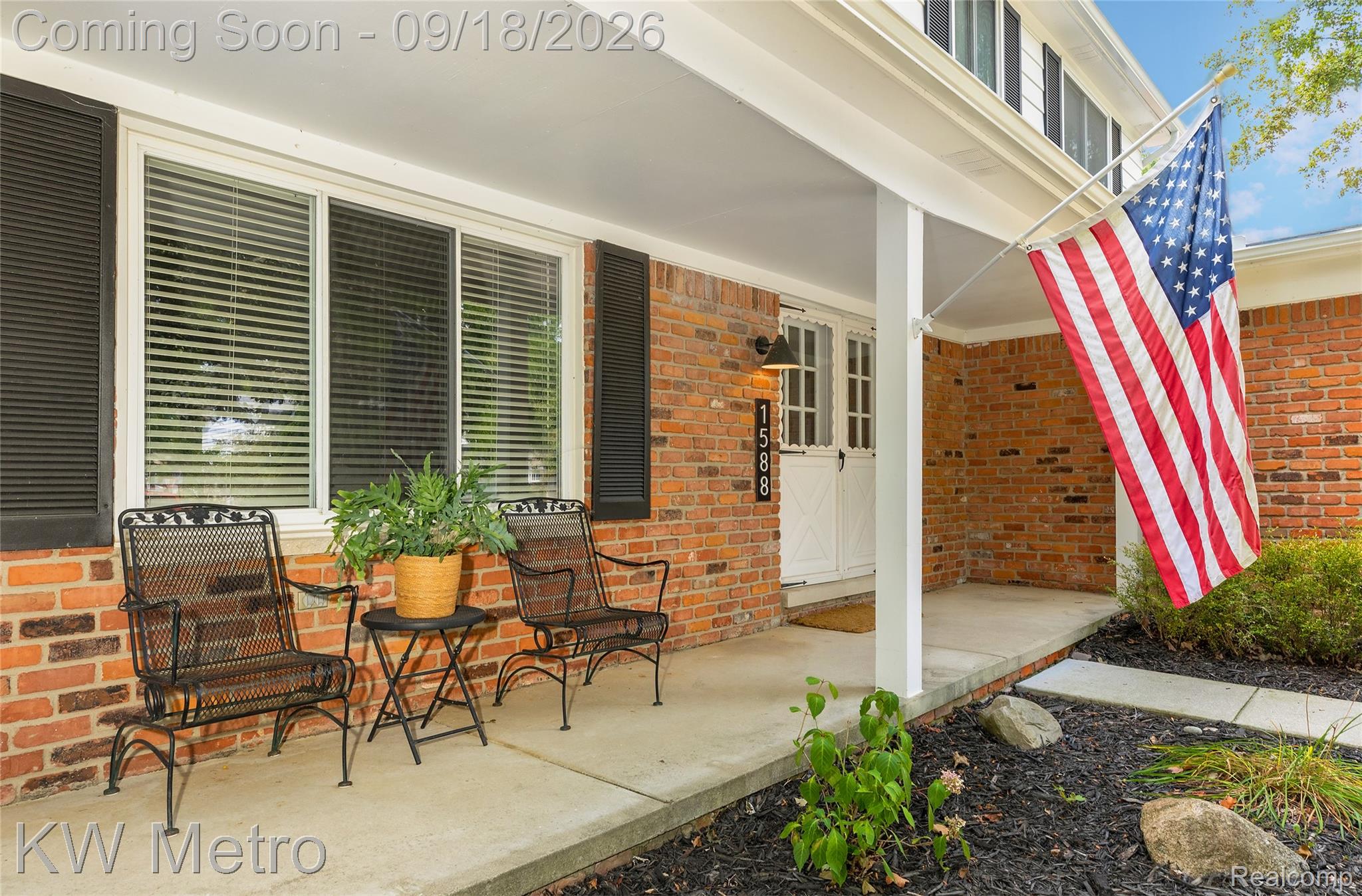 1588 Oakcrest Drive