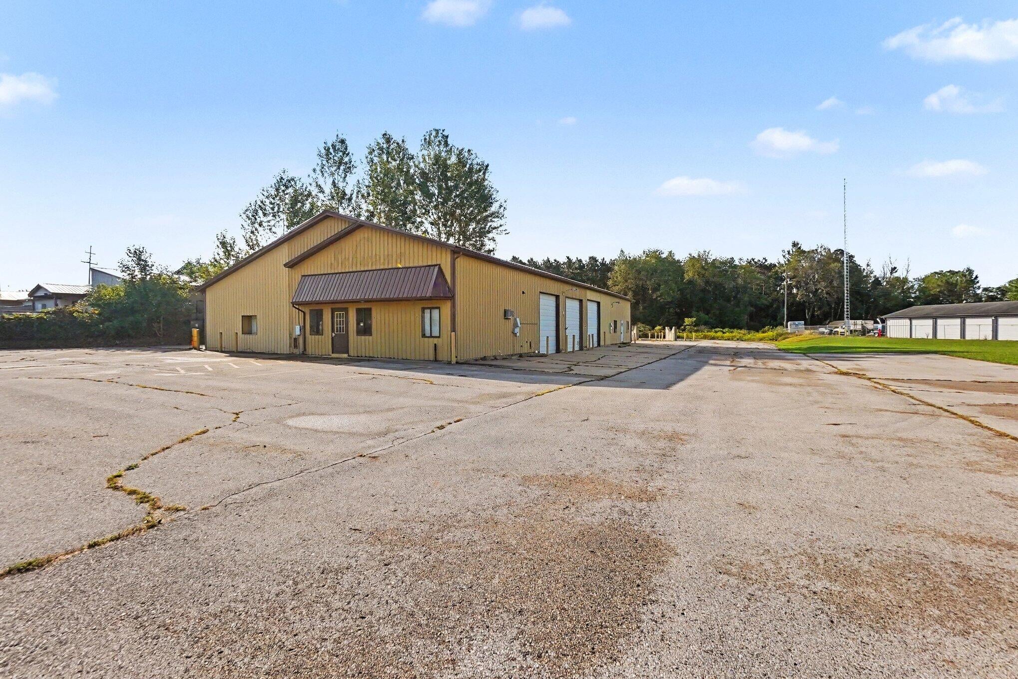 1230 W Locust Street