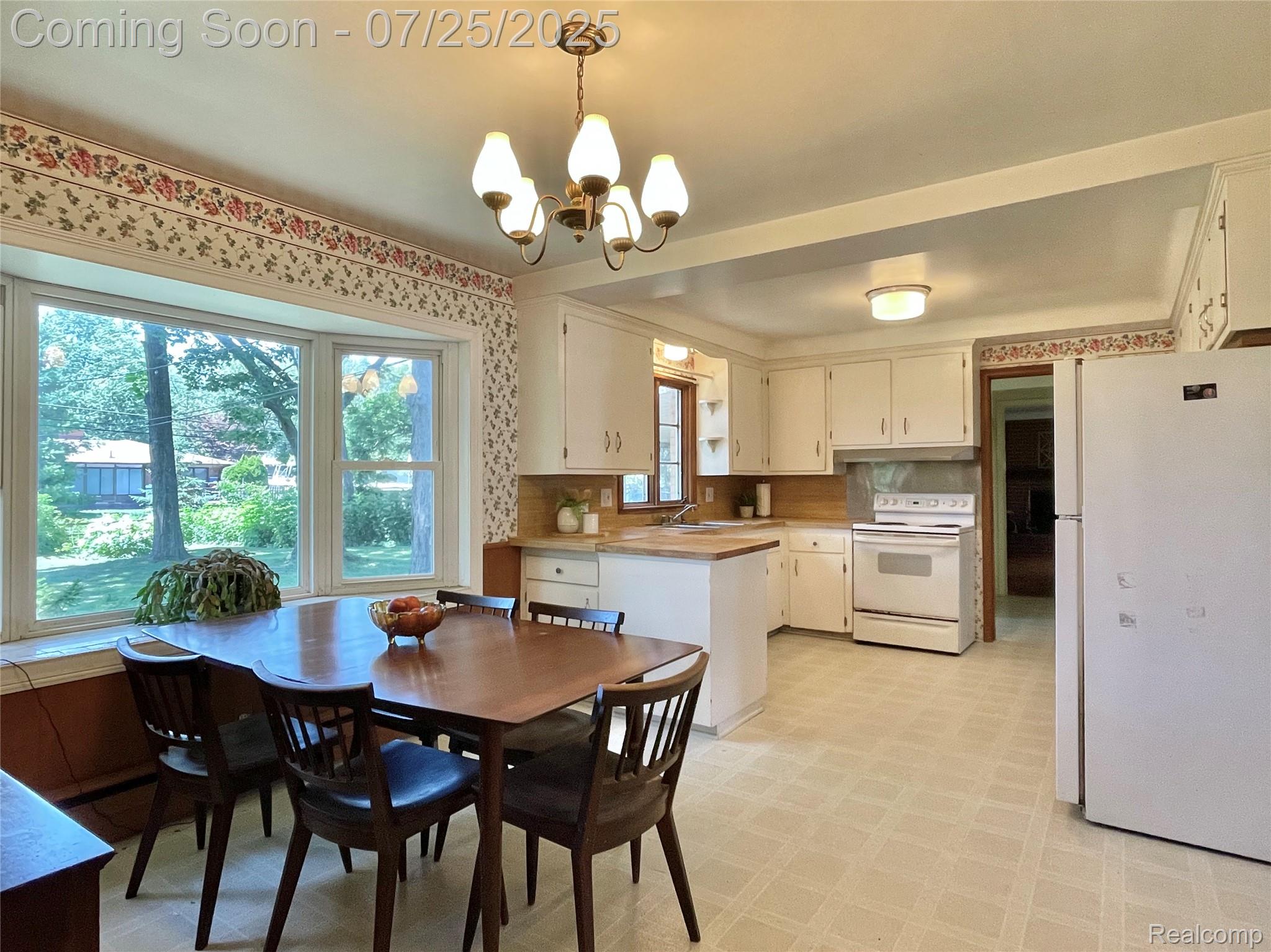 Clinton Charter Township, Michigan 48036, United States, 3 Bedrooms Bedrooms, ,2 BathroomsBathrooms,Residential,Active,178524