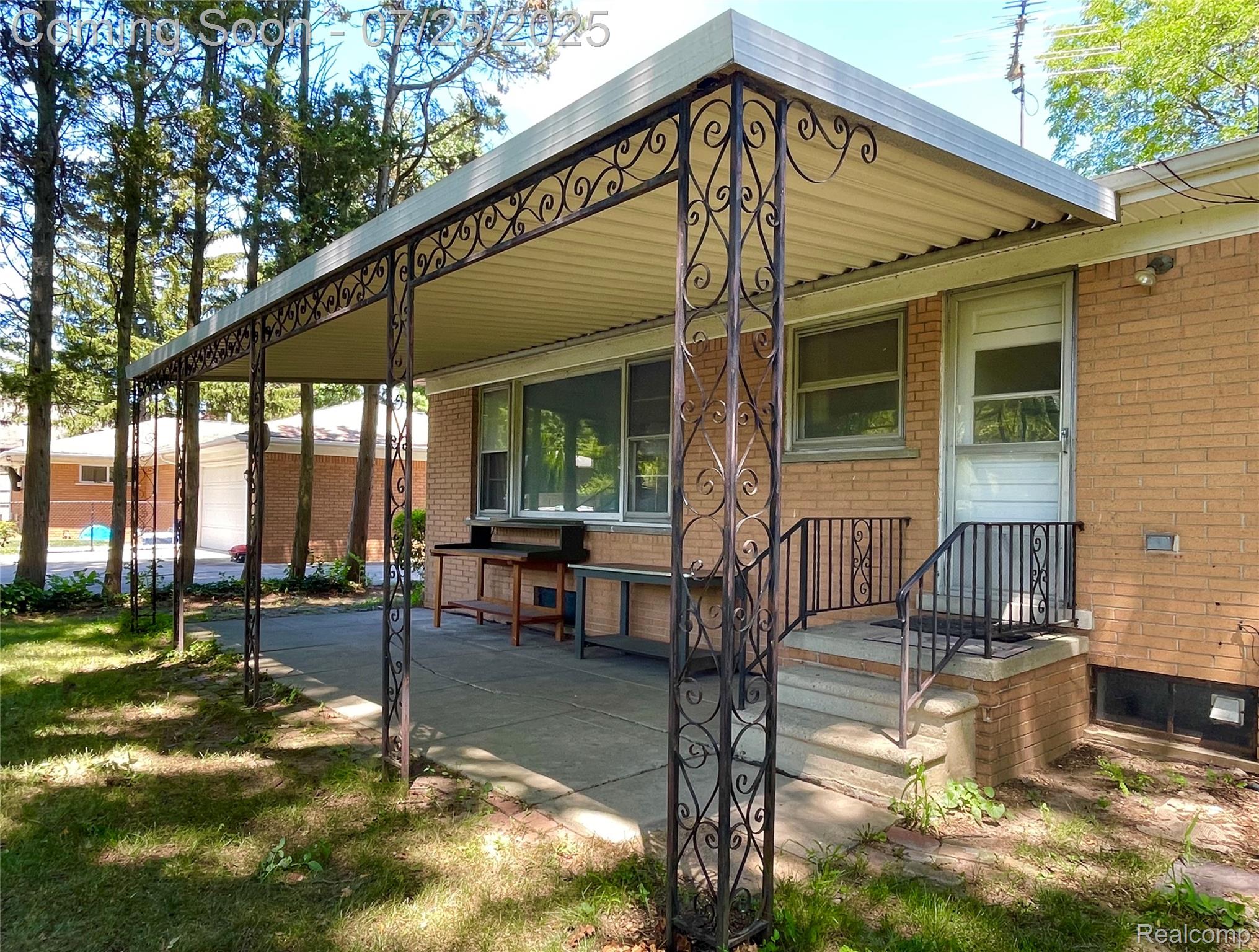 Clinton Charter Township, Michigan 48036, United States, 3 Bedrooms Bedrooms, ,2 BathroomsBathrooms,Residential,Active,178524