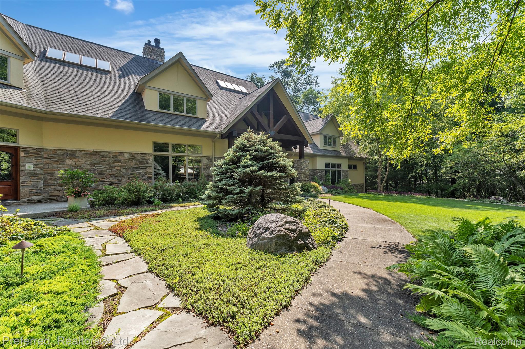 12196 Woodline Drive