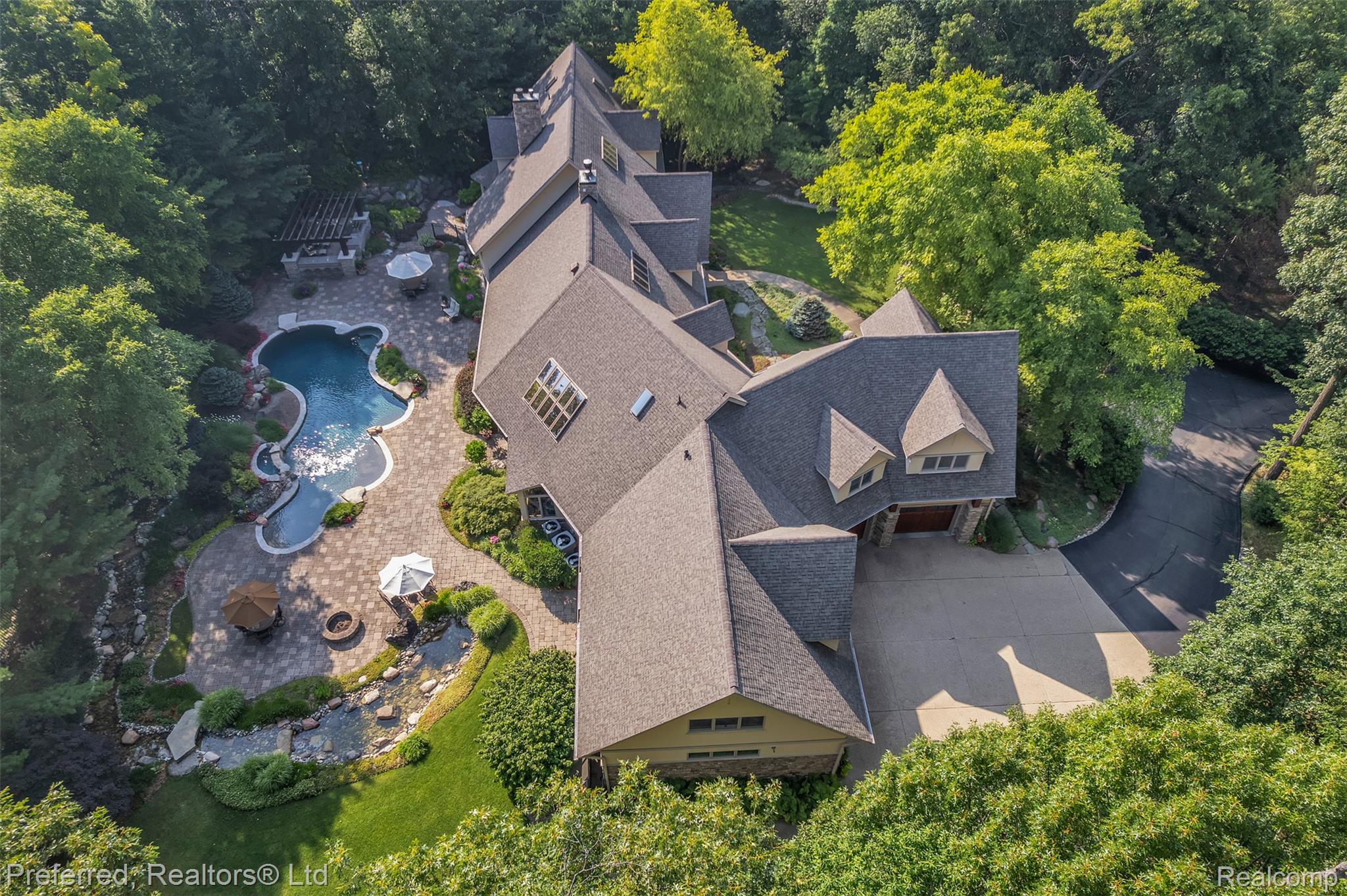 12196 Woodline Drive