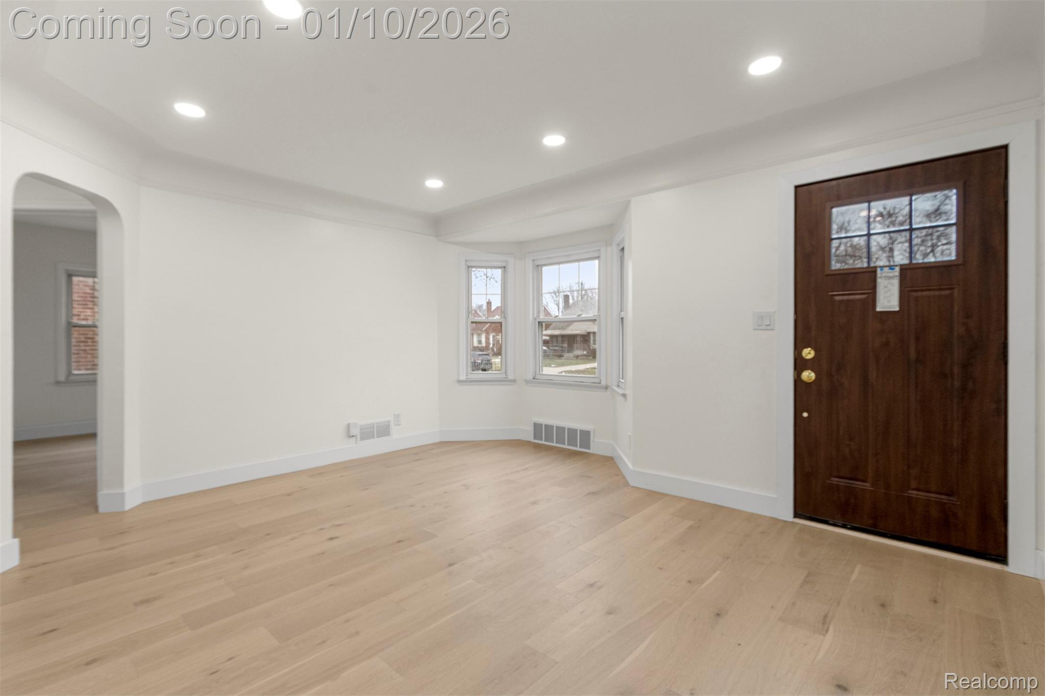 1739 Kingsbury Avenue