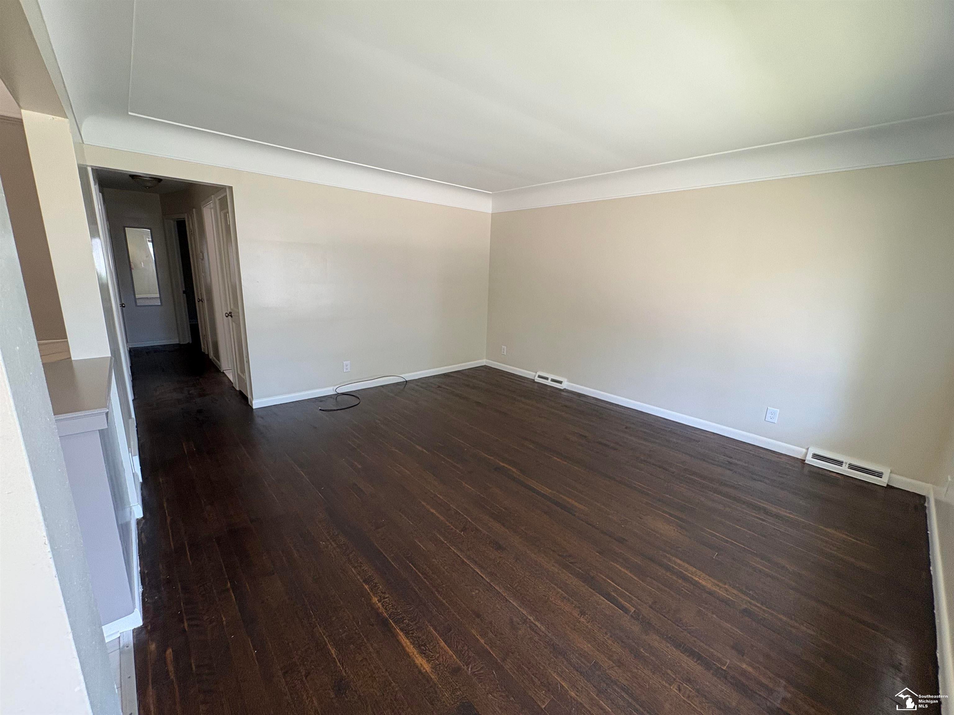 25 W Auburn Street