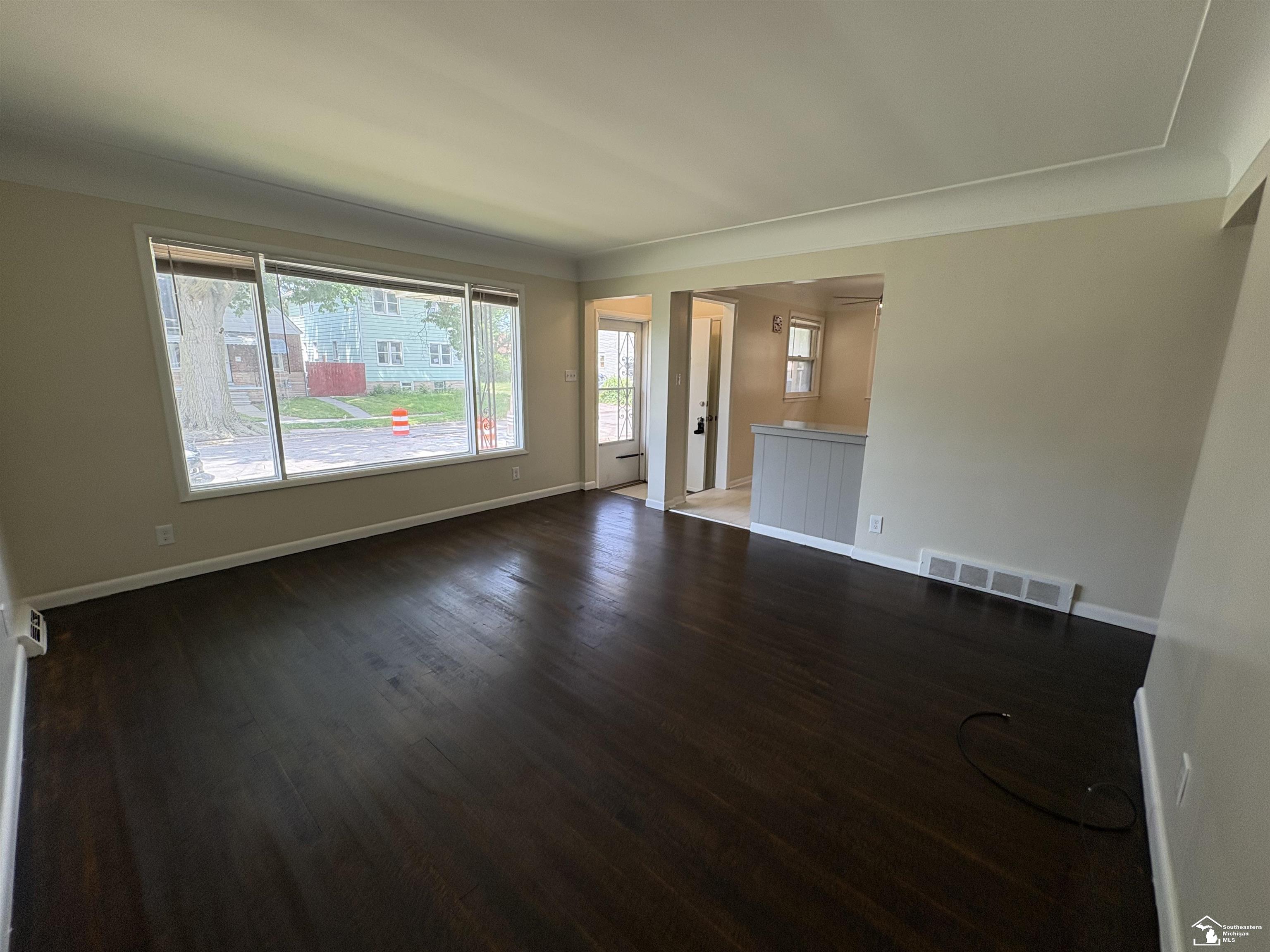 25 W Auburn Street