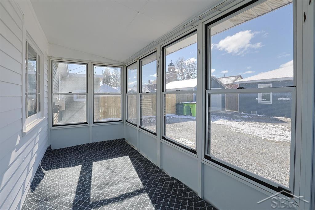 305 W Benjamin Street