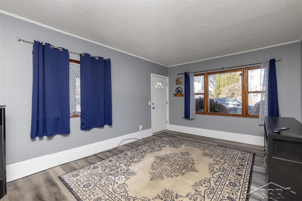 305 W Benjamin Street