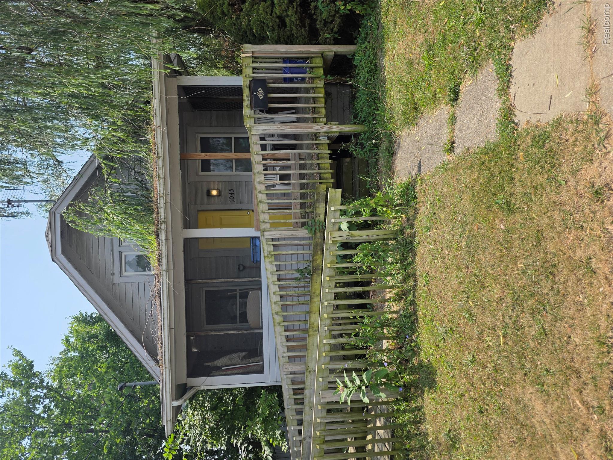 1045 Ontario Street