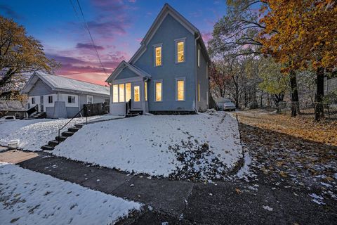 Photo of 85 Frisbie Avenue, Battle Creek City, MI 49037 (MLS # 66025057911)