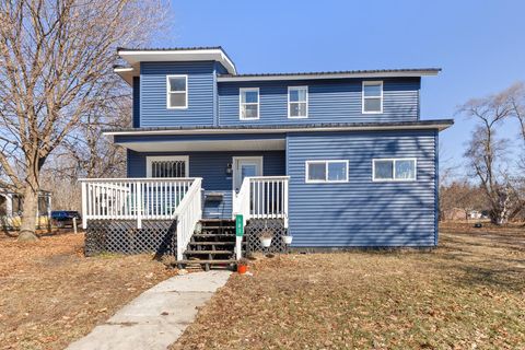 101 River Court St Louis City MI 48880