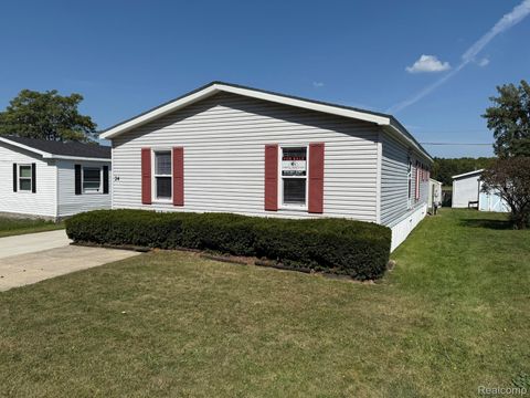 24 S Hill Drive Fenton Charter Township MI 48430