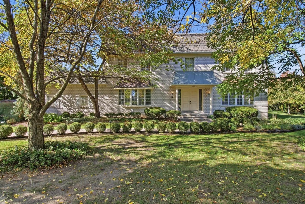 Photo of 37731 E Horseshoe Drive, Clinton Charter Township, MI 48036 (MLS # 58050225658)