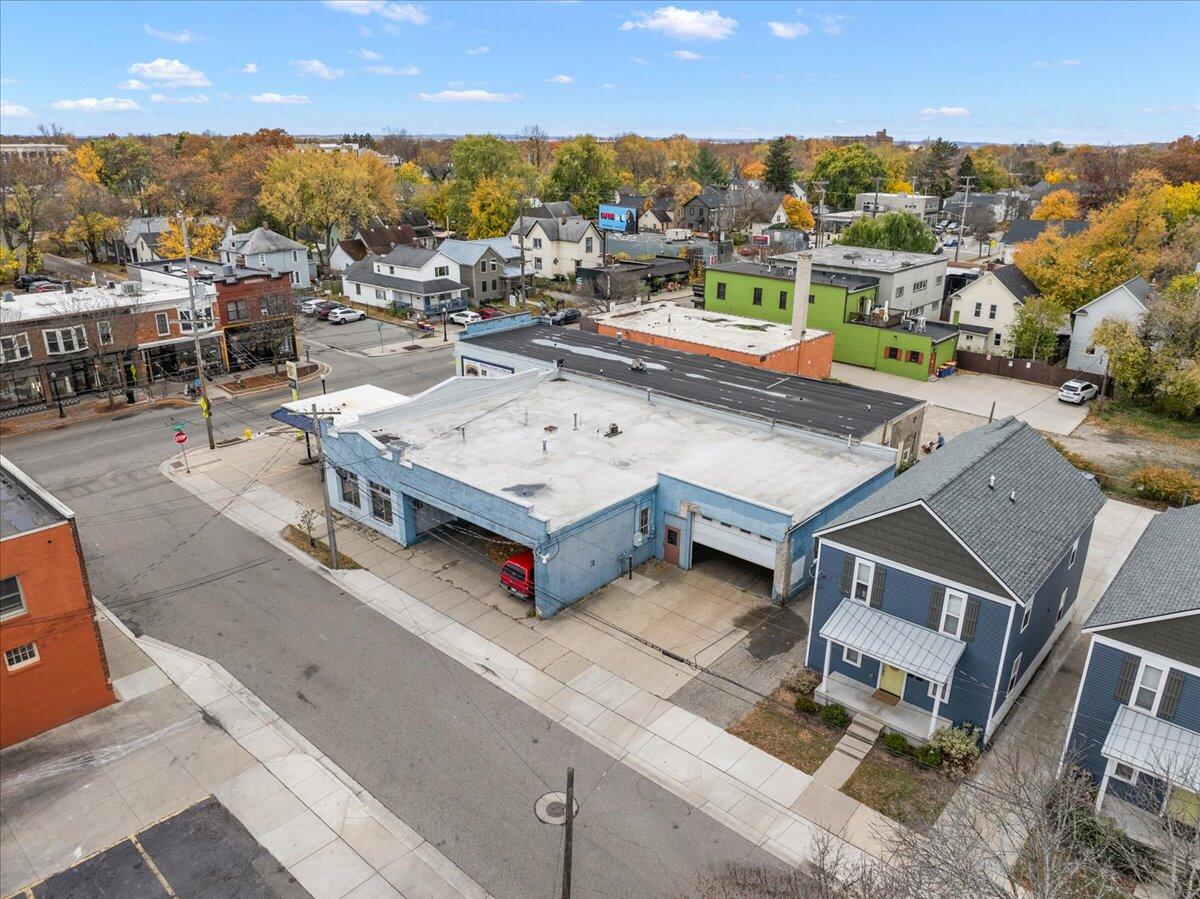 939 Fulton Street E