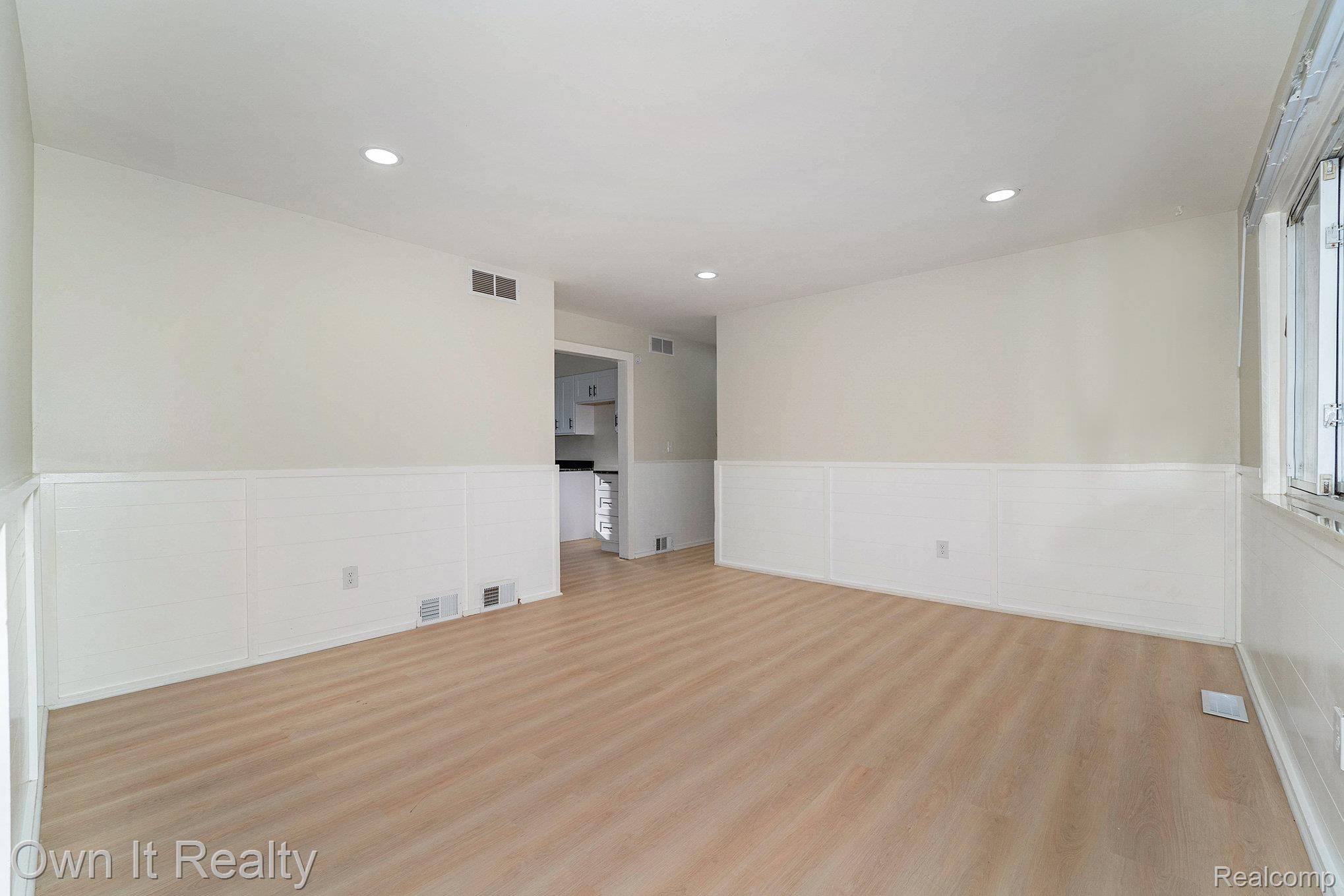 28457 Oakwood Street