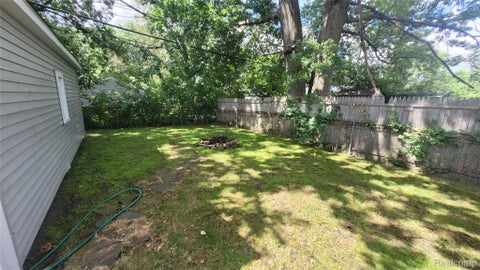 Tiny photo for 606 E Milton Avenue, Hazel Park City, MI 48030 (MLS # 20261077332)