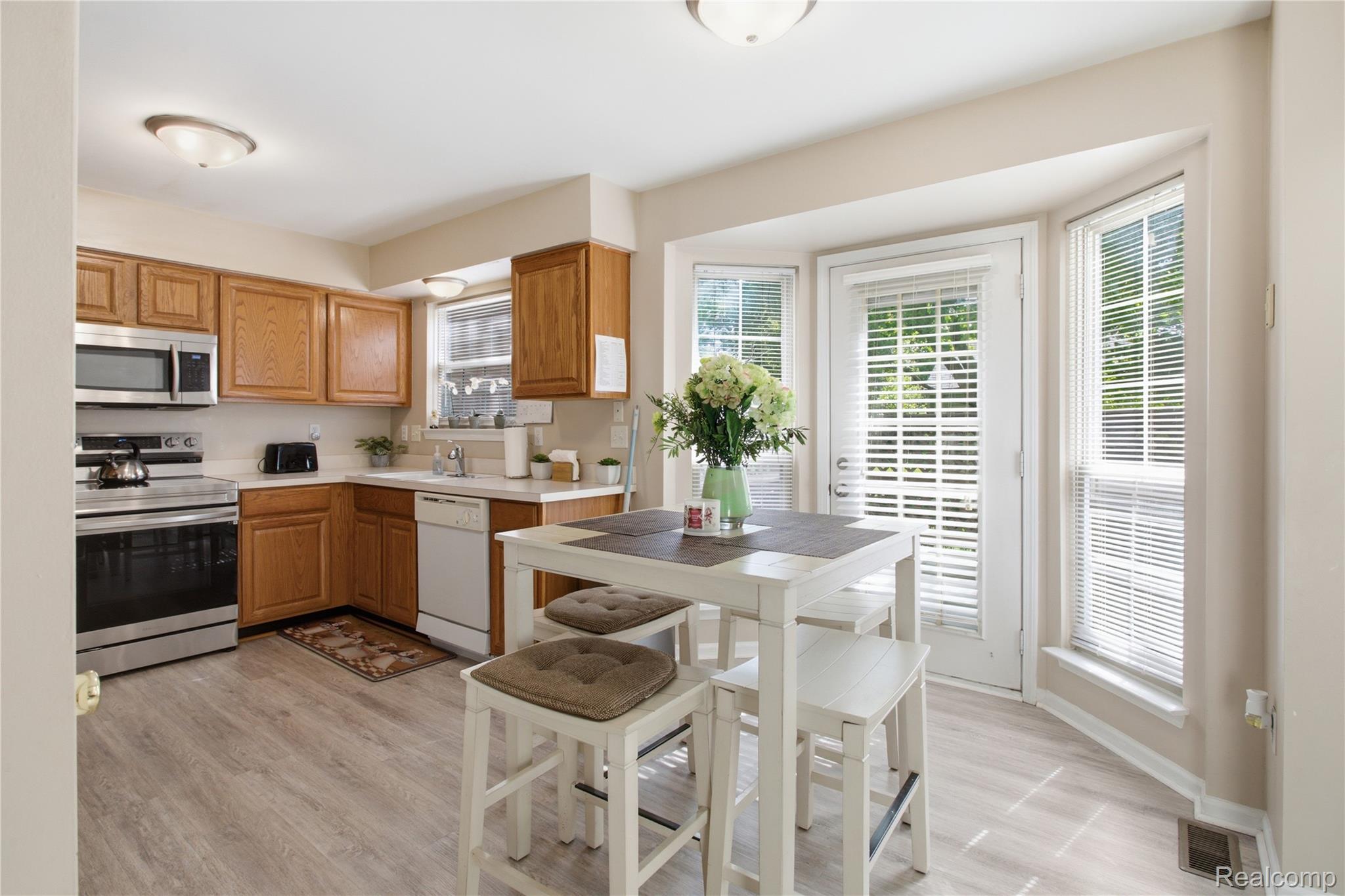 2239 Lone Wolf Lane