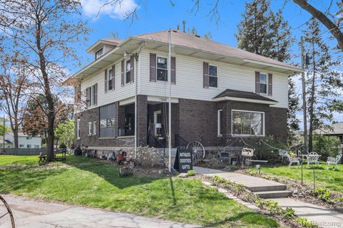 2040 E MAPLE Avenue Grand Blanc Charter Township MI 48507