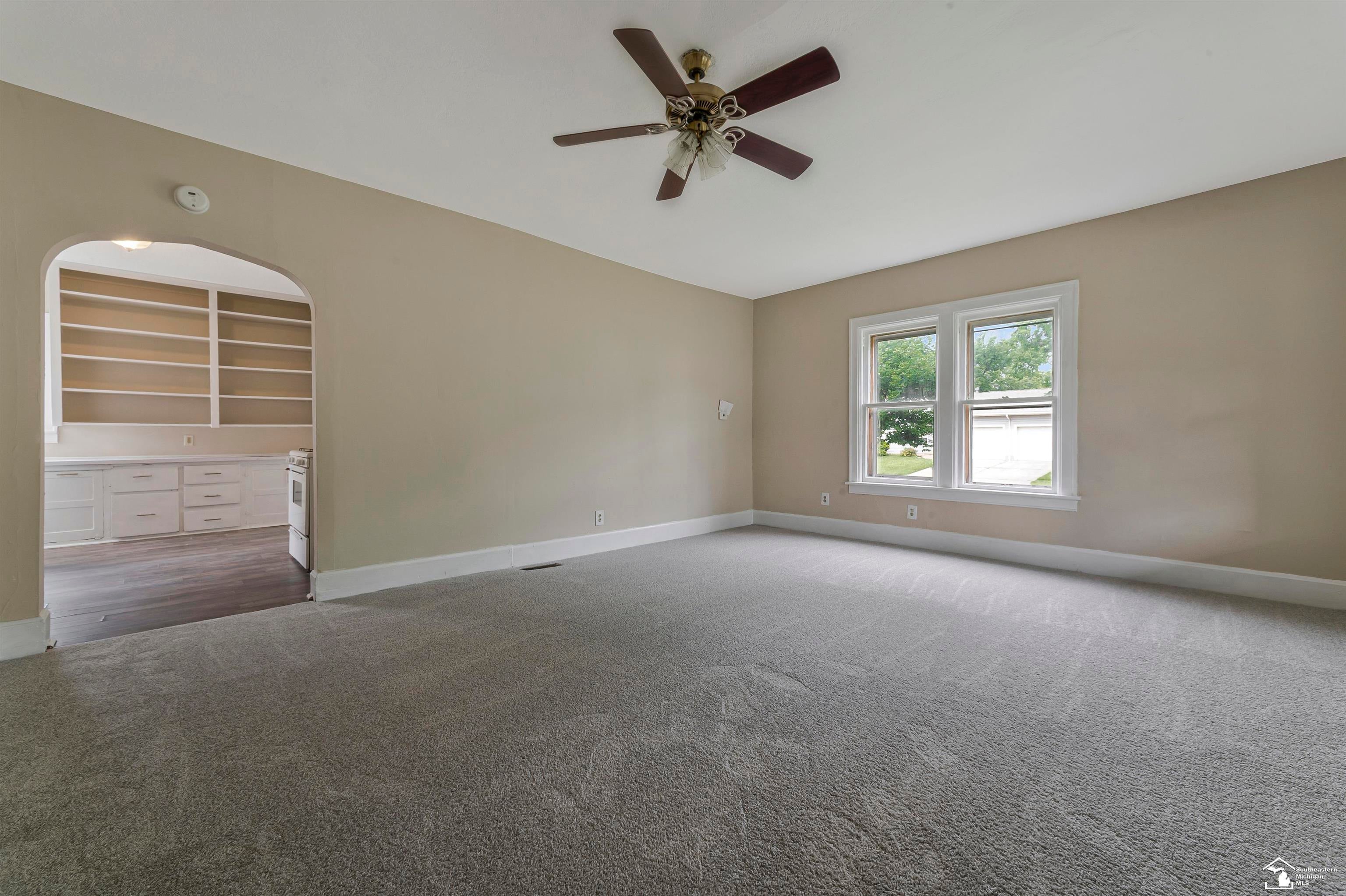 231 W 7th Street
