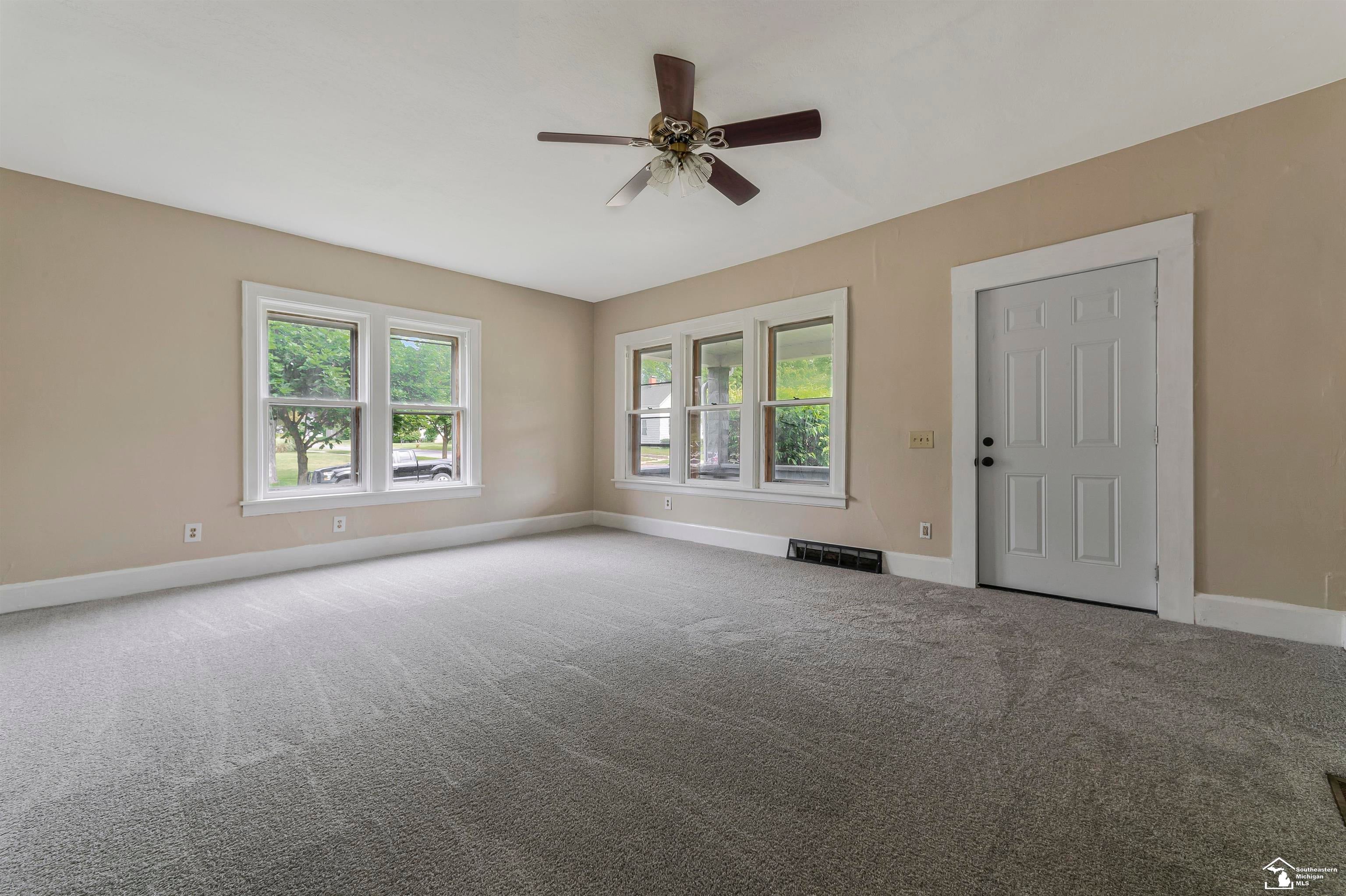 231 W 7th Street