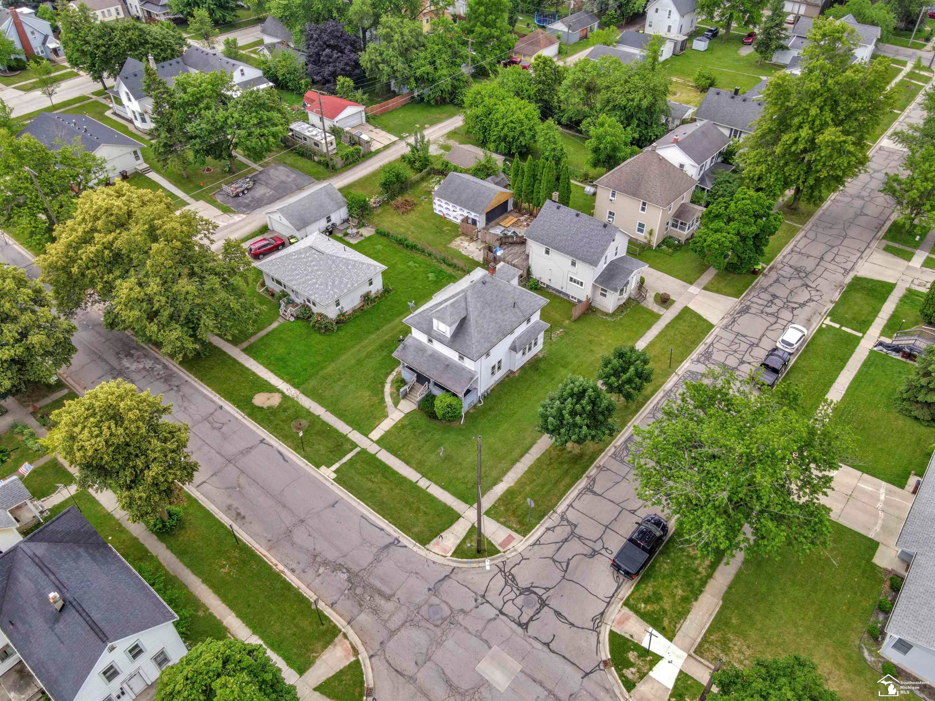 231 W 7th Street