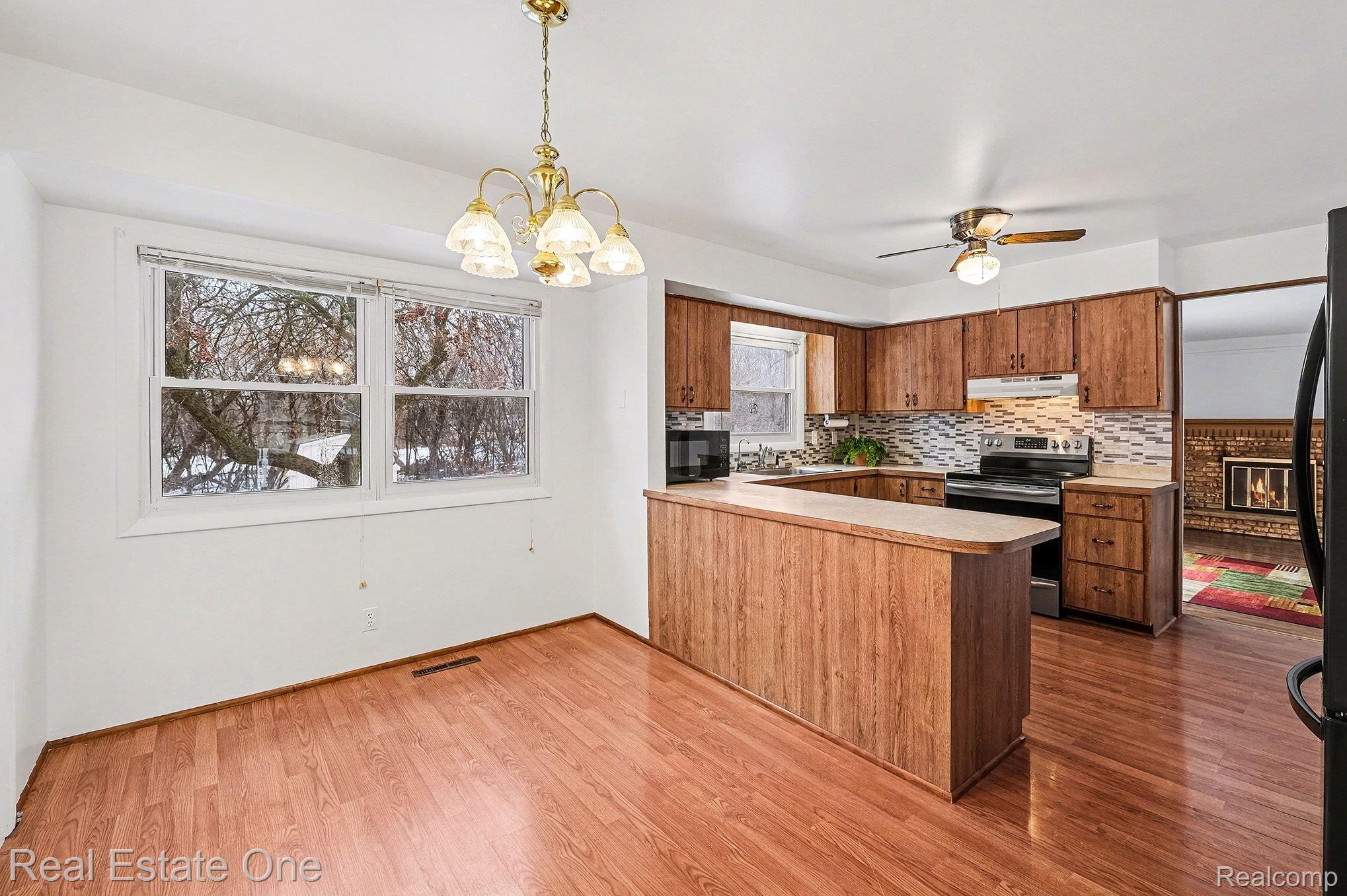 2502 Hutchinson Lane