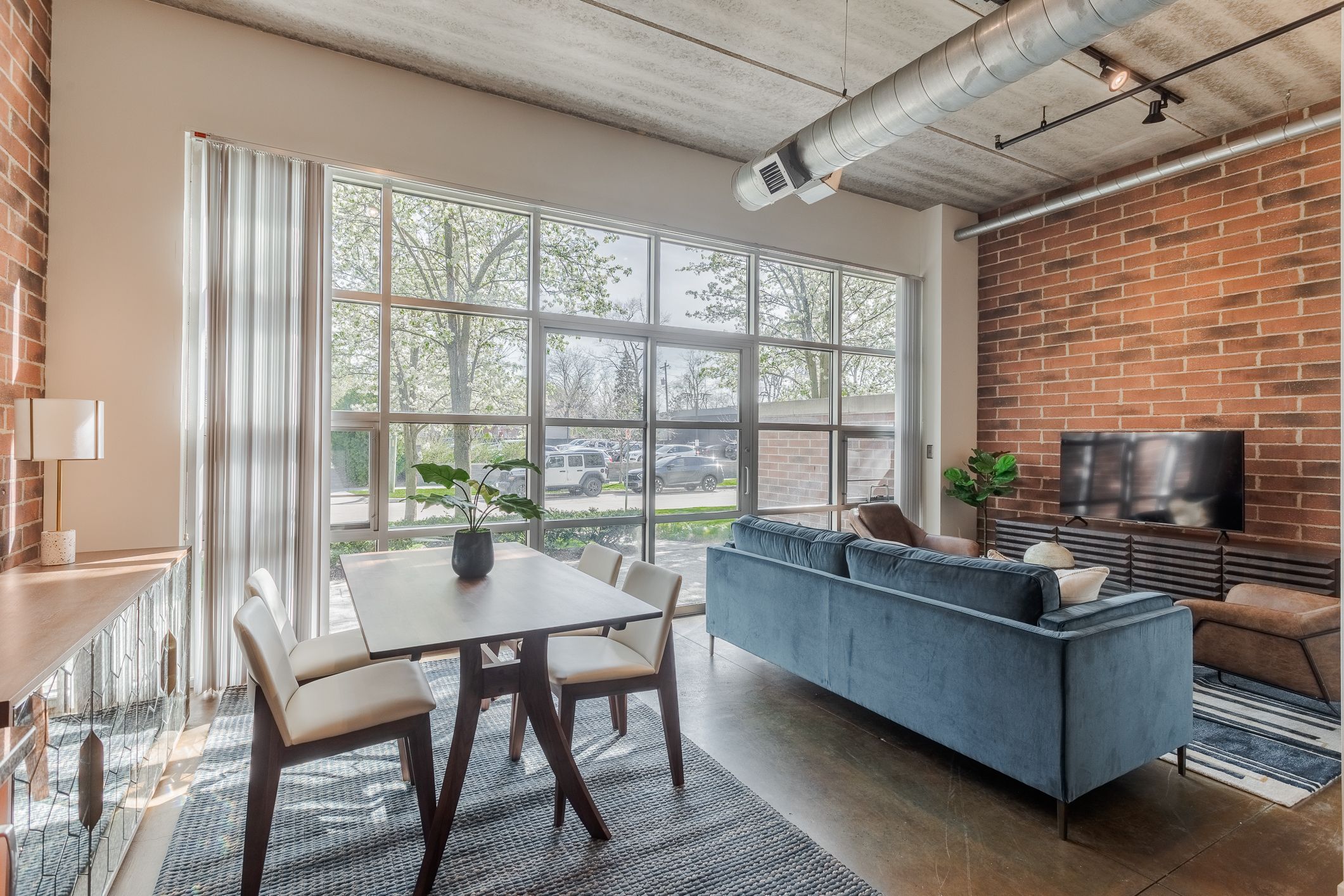 333 E PARENT Avenue 4